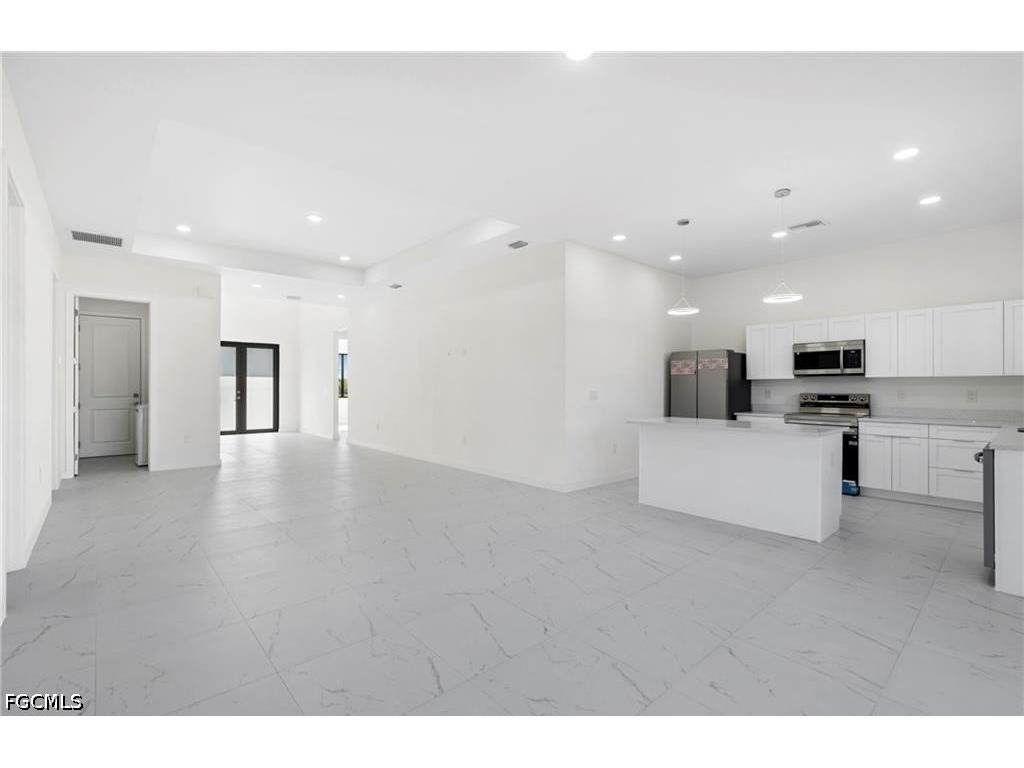 4233 Jacaranda Parkway W Cape Coral FL 33993 2026021825 image8