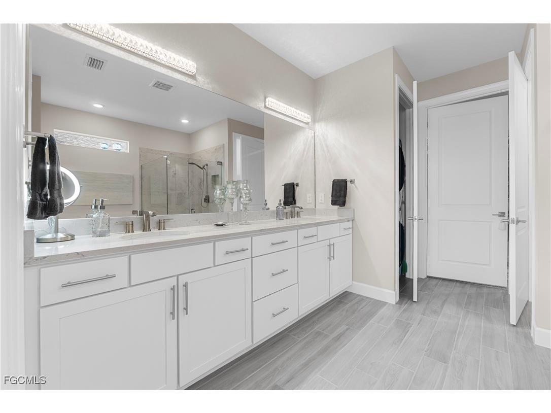 42363 Edgewater Drive Punta Gorda FL 33982 2025023691 image26