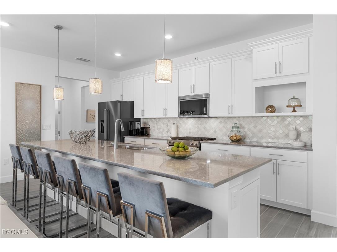 42363 Edgewater Drive Punta Gorda FL 33982 2025023691 image5