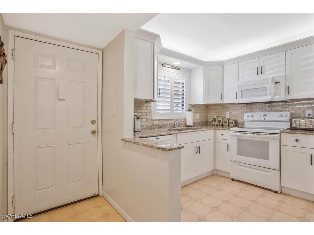4238 27th Court SW #102 Naples FL 34116 224095083 image1