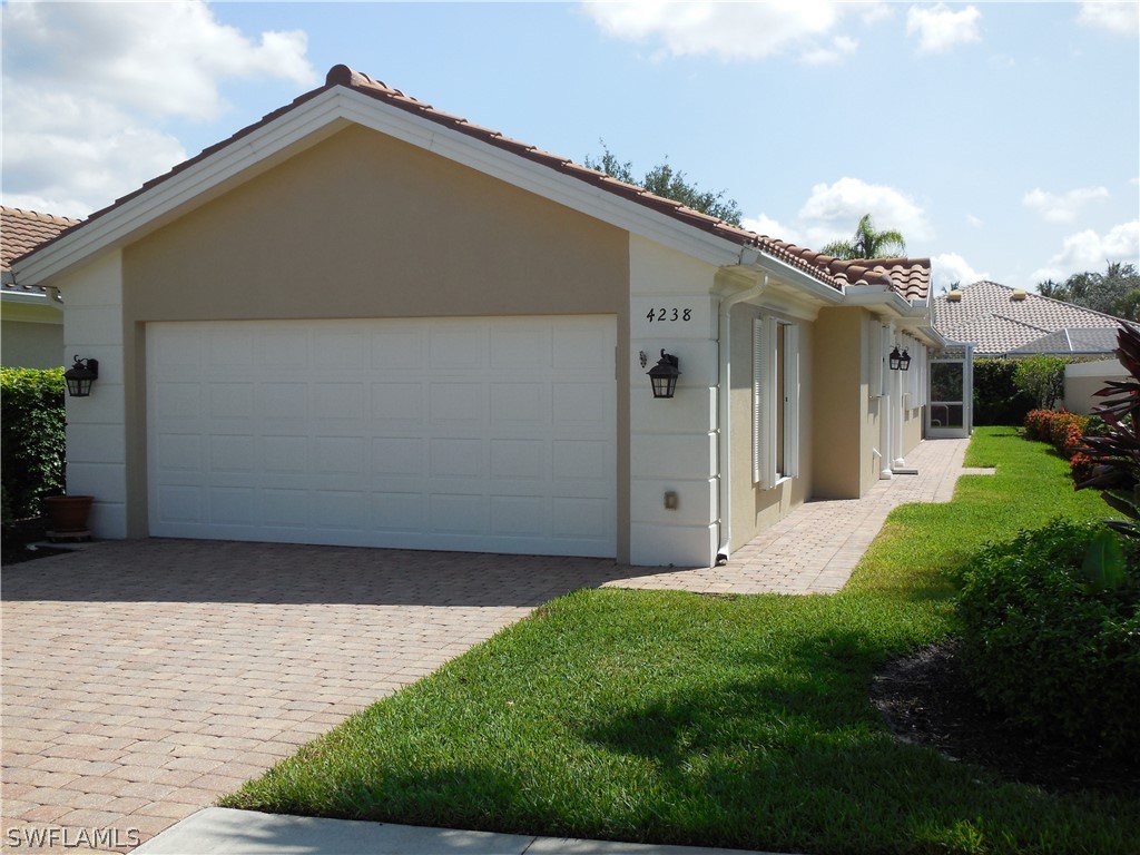 4238 Redonda Lane Naples FL 34119 224045779 image1