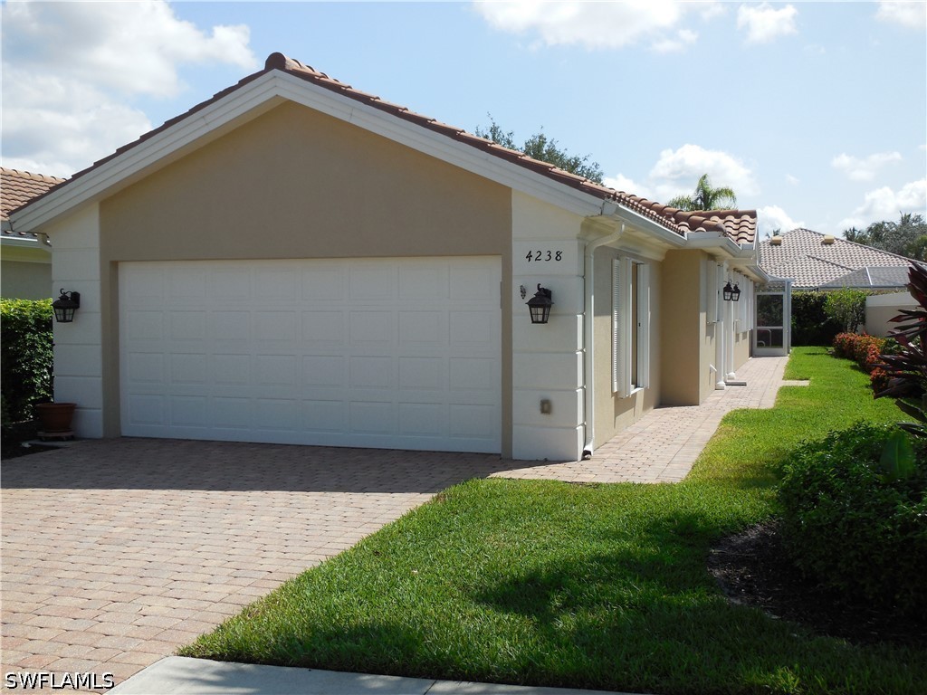 4238 Redonda Lane Naples FL 34119 226021219 image1