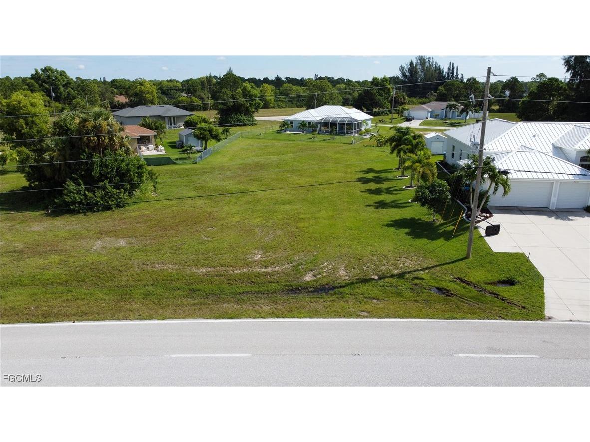4239 E Gator Circle Cape Coral FL 33909 2026005098 image2