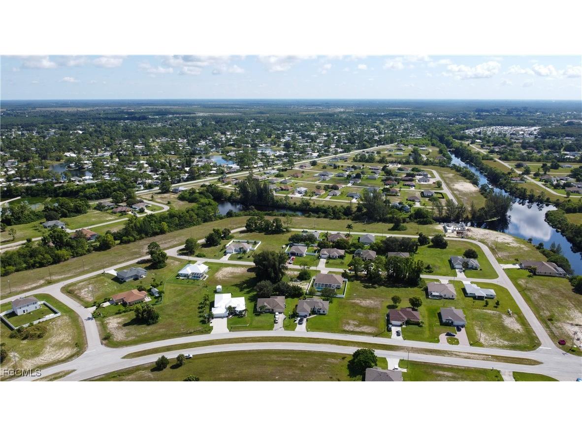 4239 E Gator Circle Cape Coral FL 33909 2026005098 image22
