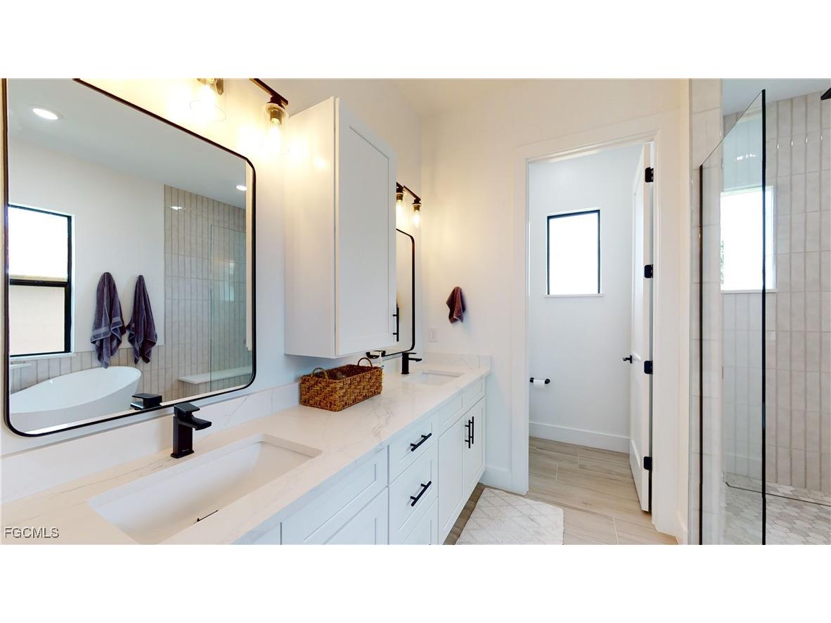 4239 NW 35th Street Cape Coral FL 33993 2025003242 image14