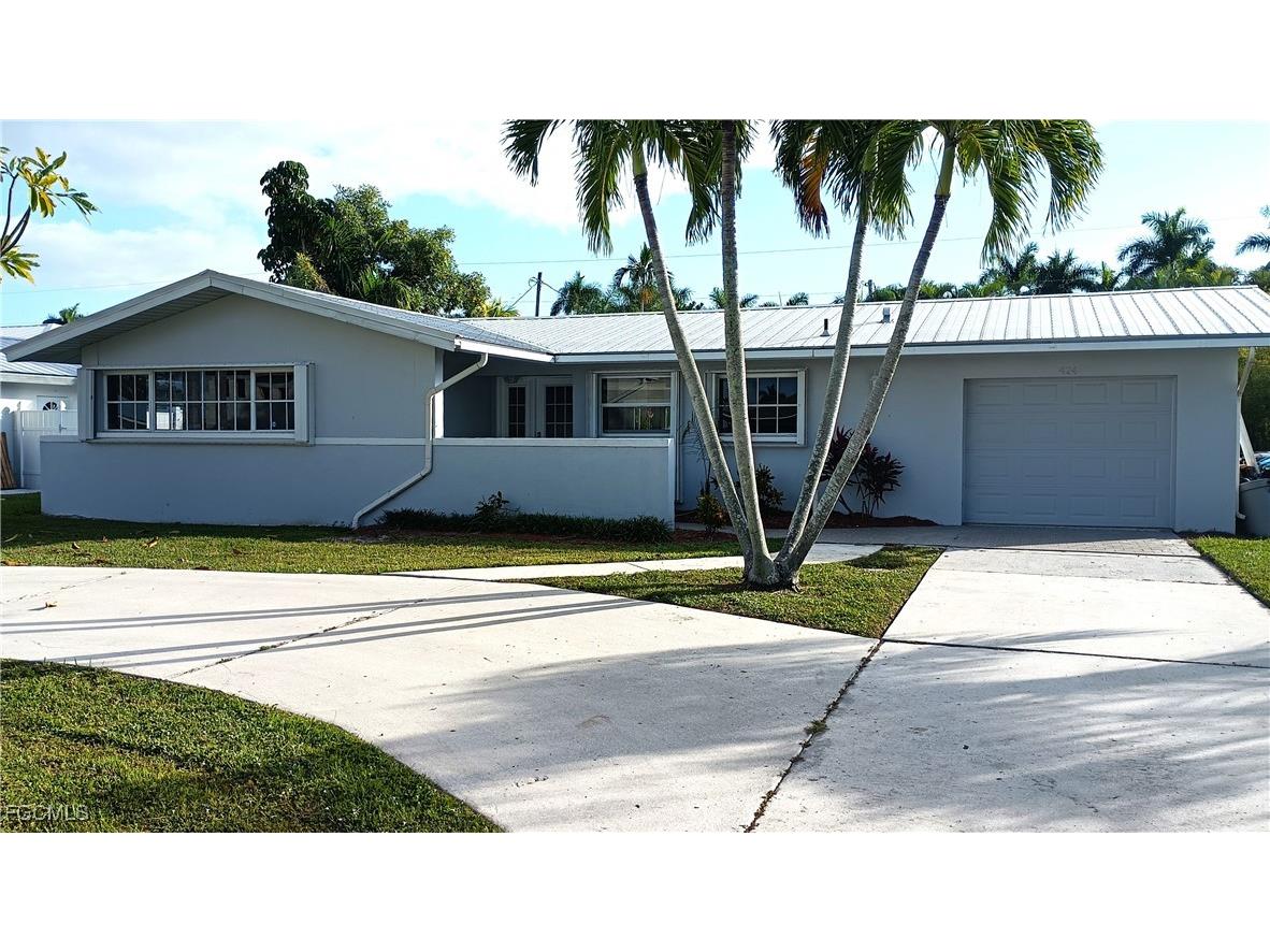 424 Bayshore Drive Cape Coral FL 33904 2025020235 image1