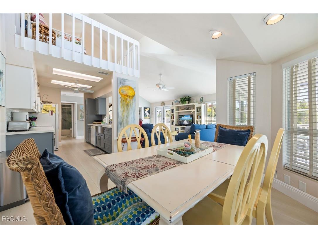 424 Lagoon Drive Sanibel FL 33957 2026000710 image11