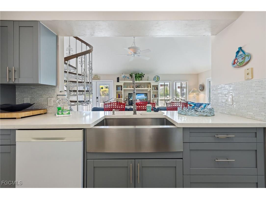 424 Lagoon Drive Sanibel FL 33957 2026000710 image14