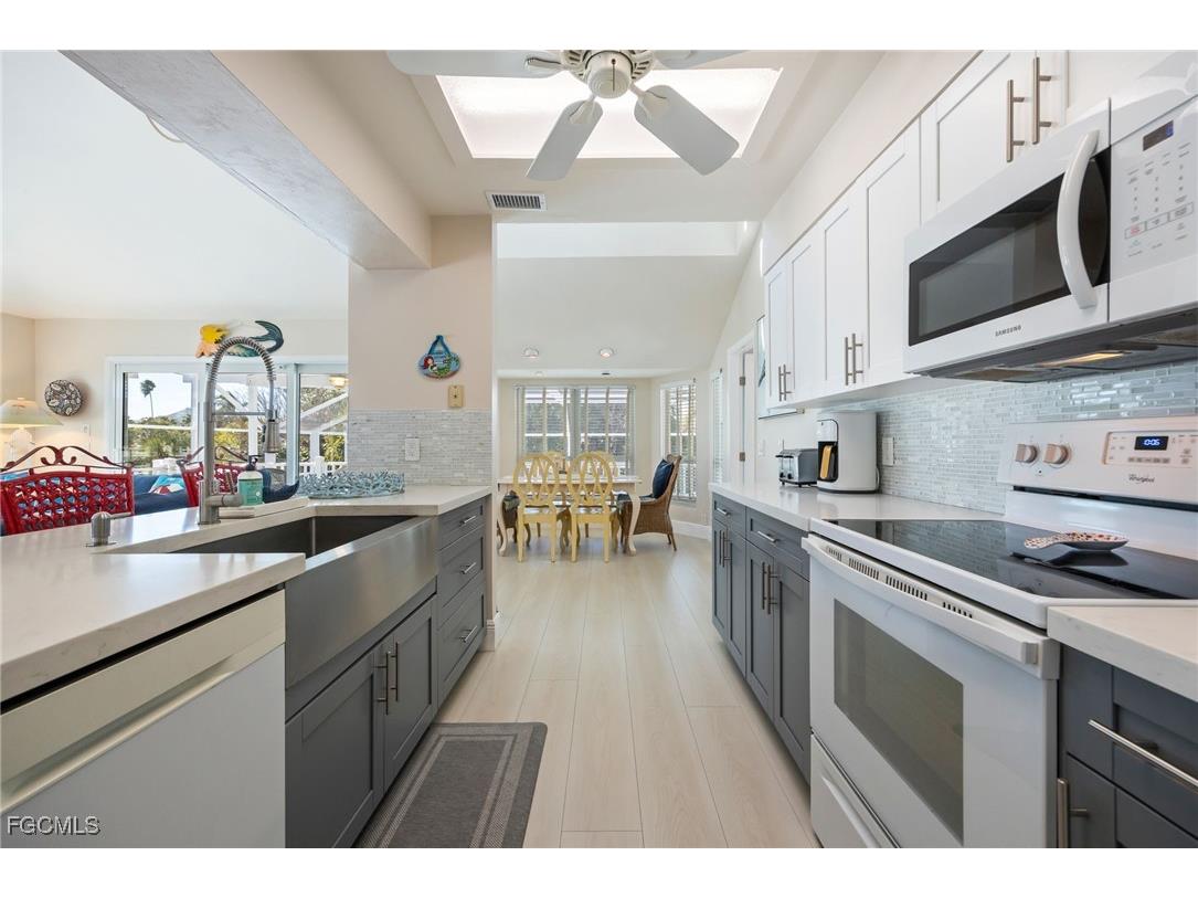 424 Lagoon Drive Sanibel FL 33957 2026000710 image15
