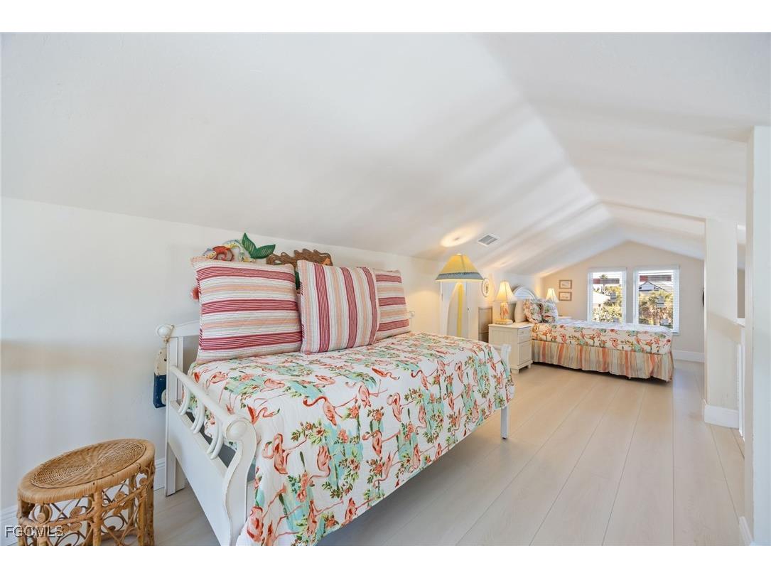 424 Lagoon Drive Sanibel FL 33957 2026000710 image28