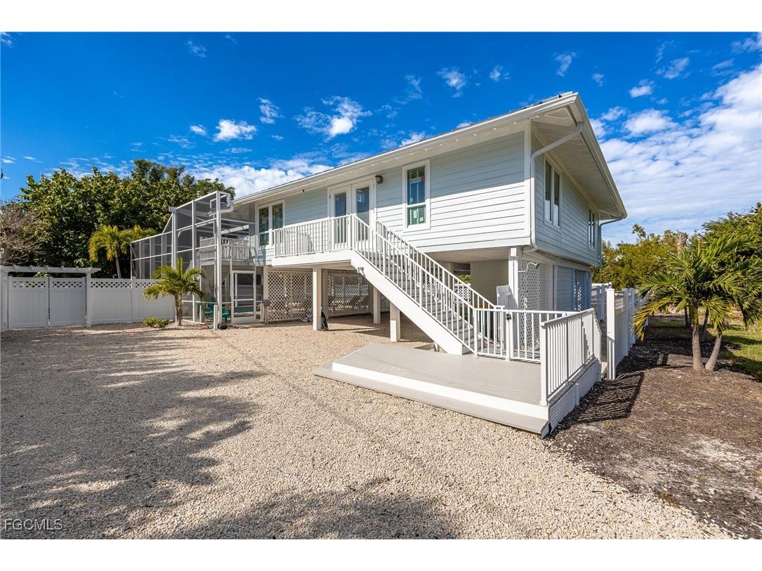 424 Lagoon Drive Sanibel FL 33957 2026000710 image3