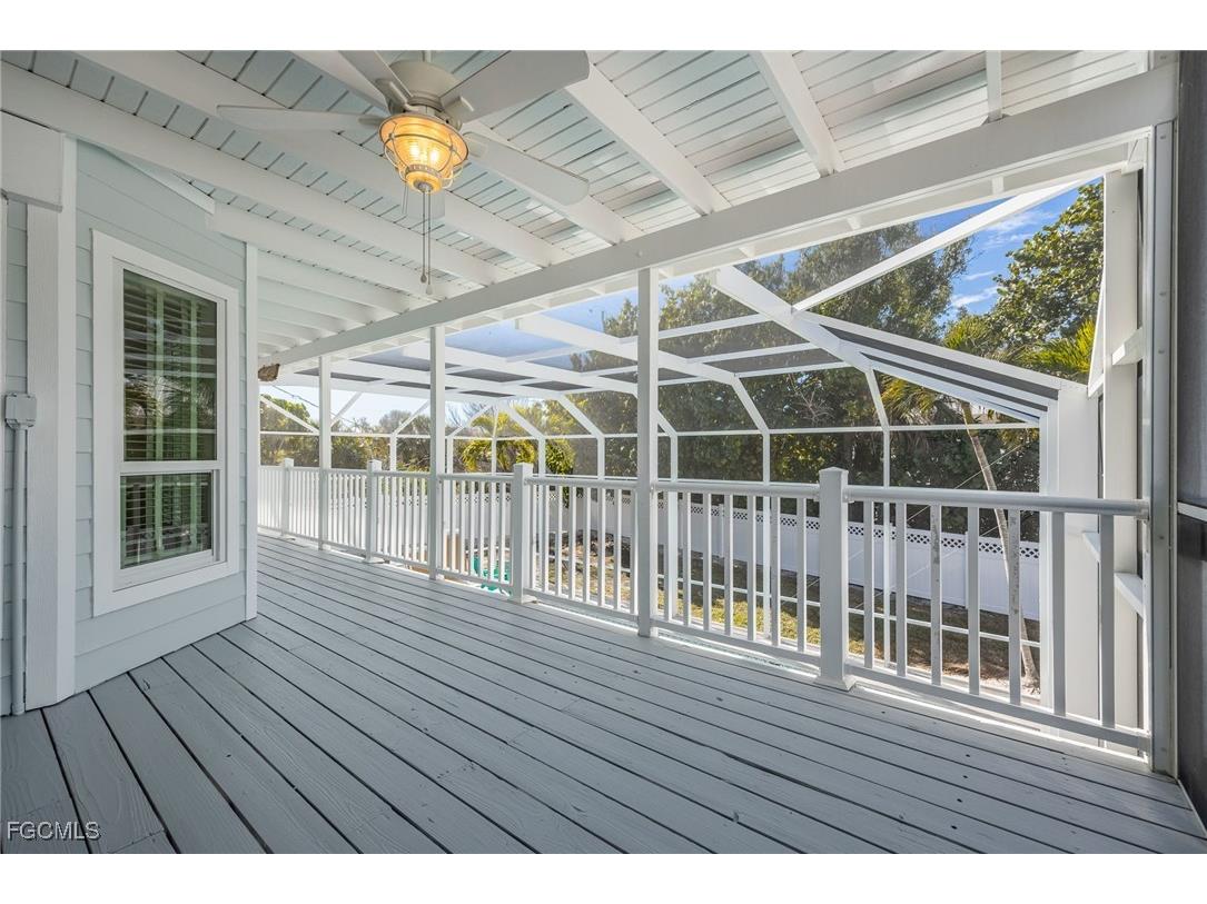 424 Lagoon Drive Sanibel FL 33957 2026000710 image32