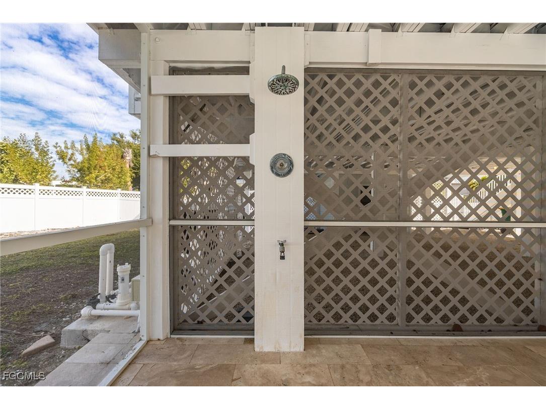 424 Lagoon Drive Sanibel FL 33957 2026000710 image33