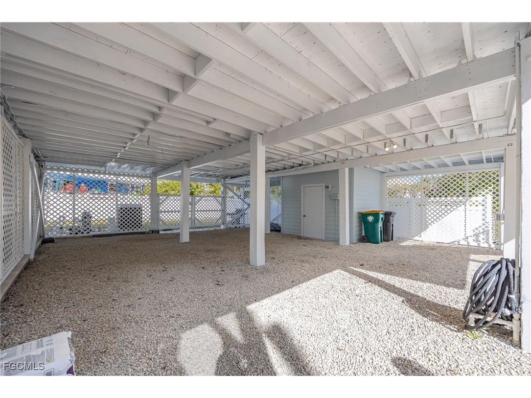 424 Lagoon Drive Sanibel FL 33957 2026000710 image4
