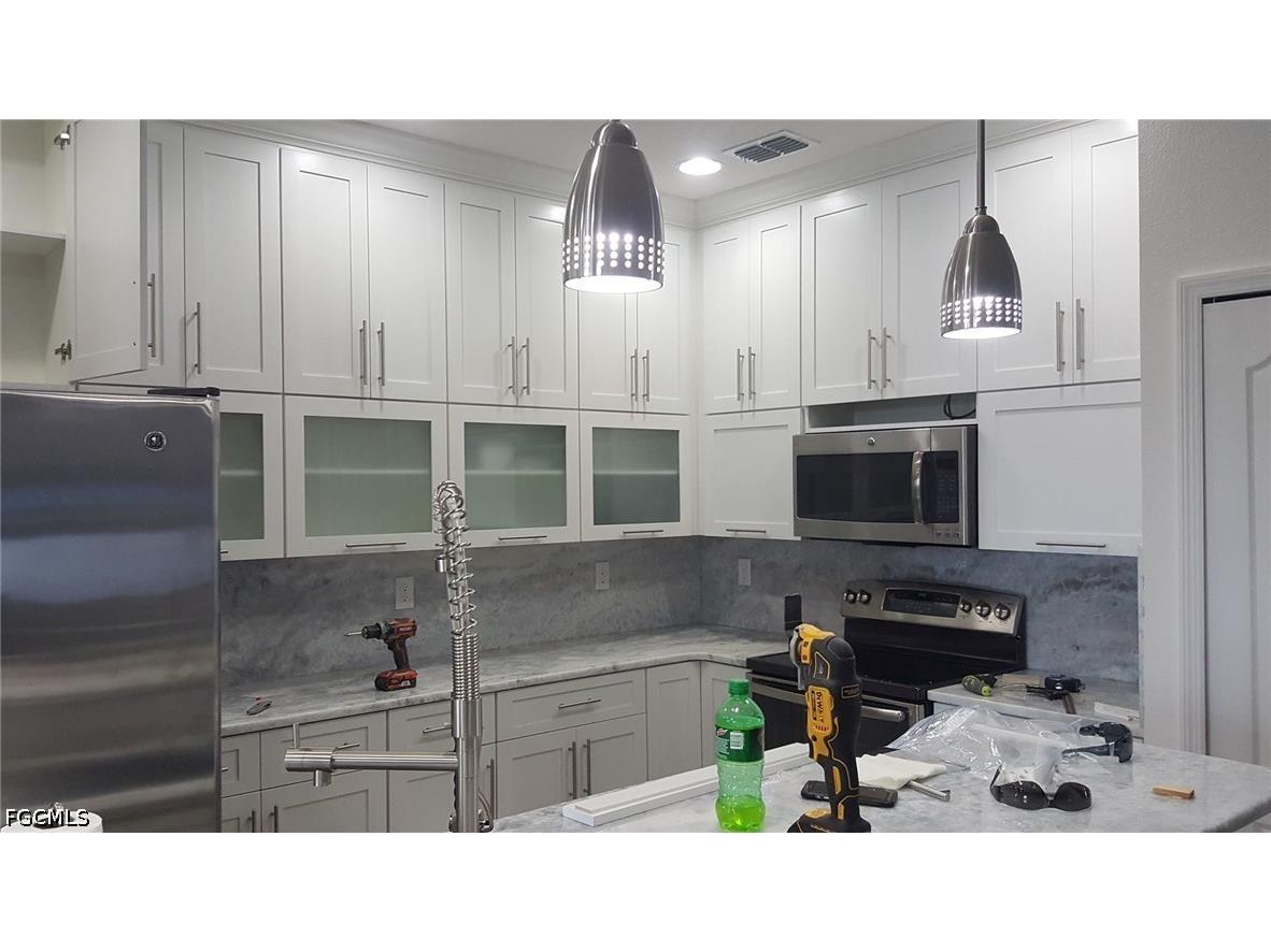 4240 James #8 & 9 Street Port Charlotte FL 33980 2026000779 image45