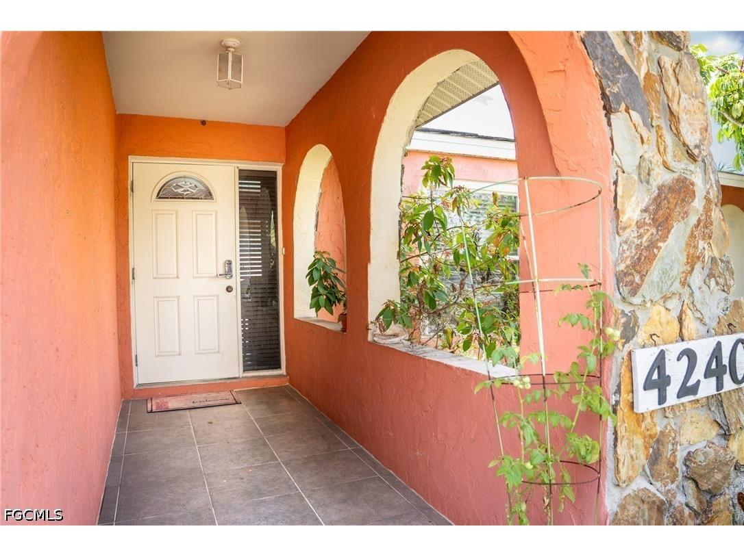 4240 Riverview Road Fort Myers FL 33905 2026020808 image5