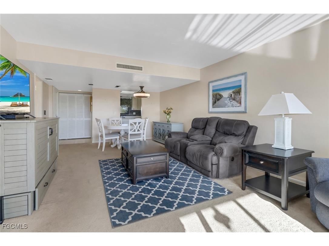 4240 Steamboat Bend #403 Fort Myers FL 33919 2025026009 image3