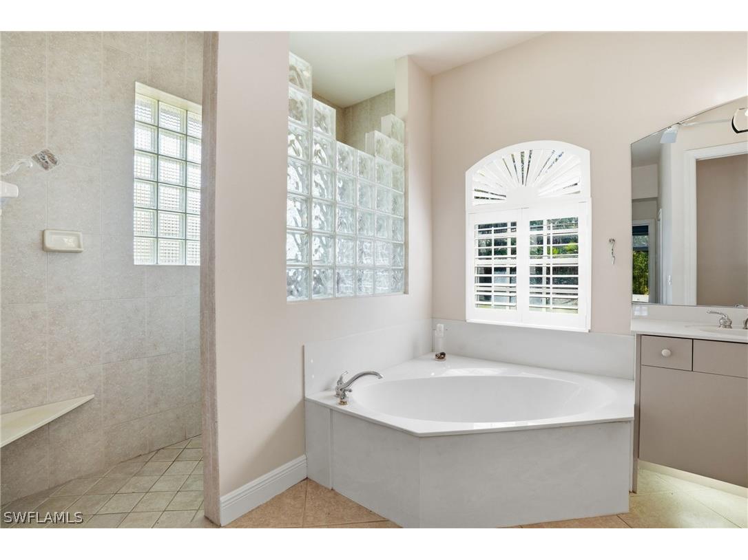 4241 7th Avenue NW Naples FL 34119 226008678 image27