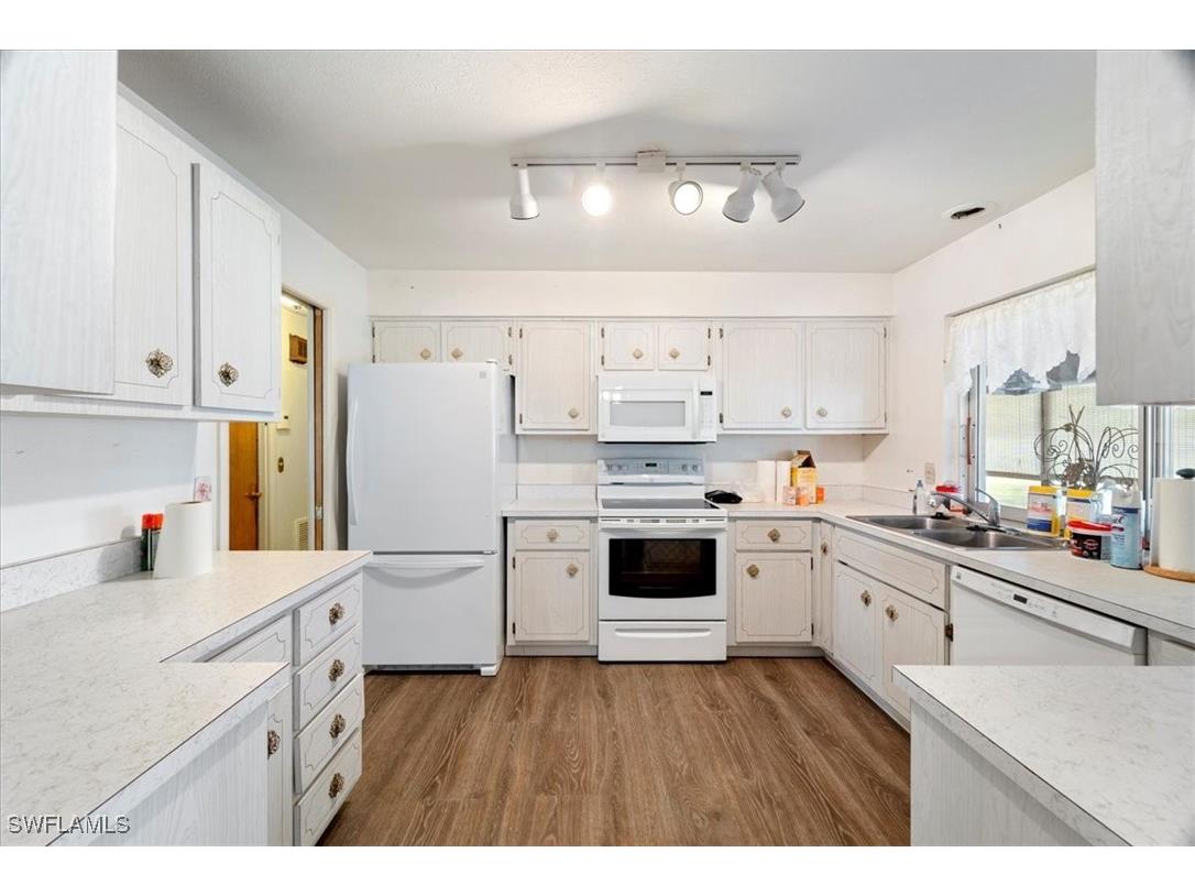 4241 Riverview Road Fort Myers FL 33905 2025001205 image9