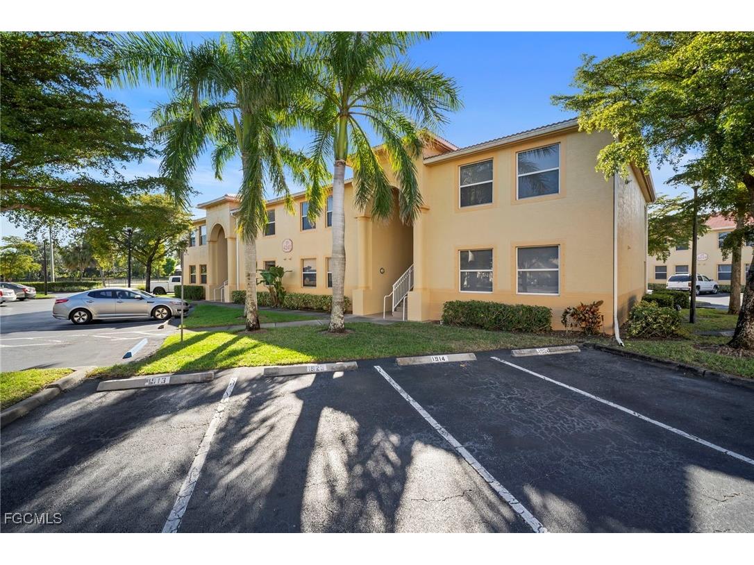 4241 Bellasol Circle #1924 Fort Myers FL 33916 2025019203 image1