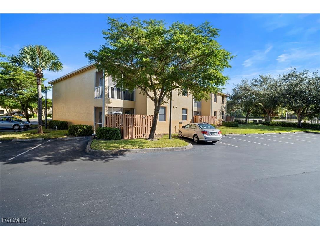 4241 Bellasol Circle #1924 Fort Myers FL 33916 2025019203 image3