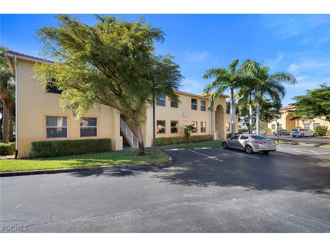 4241 Bellasol Circle #1924 Fort Myers FL 33916 2026013369 image2