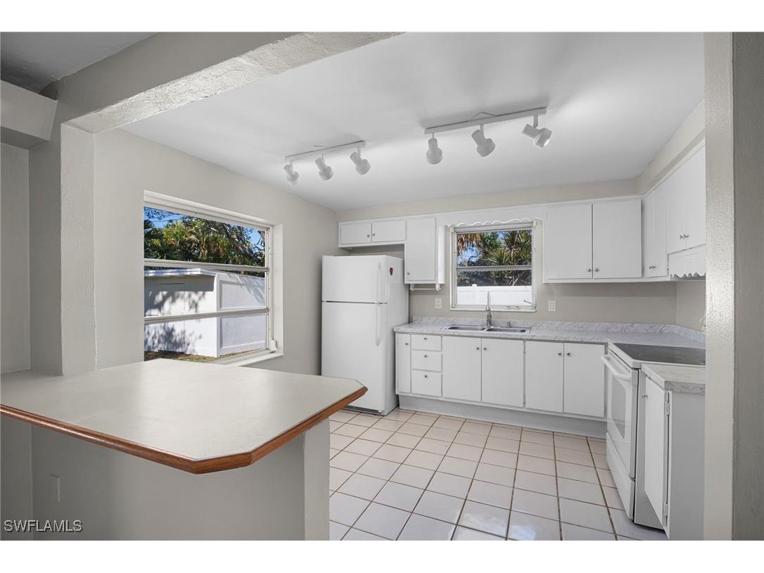 4244 Ellen Avenue Fort Myers FL 33901 226003996 image8
