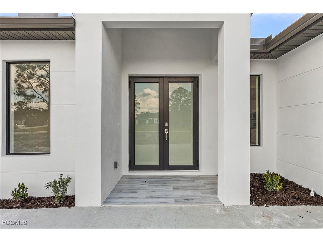 4245 60th Avenue NE Naples FL 34120 2025013157 image3