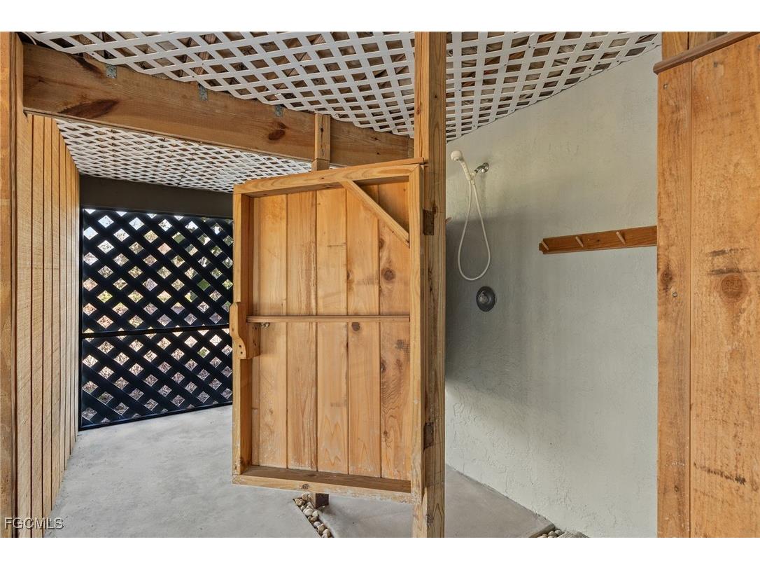 4245 Gulf Pines Drive Sanibel FL 33957 2025017495 image27