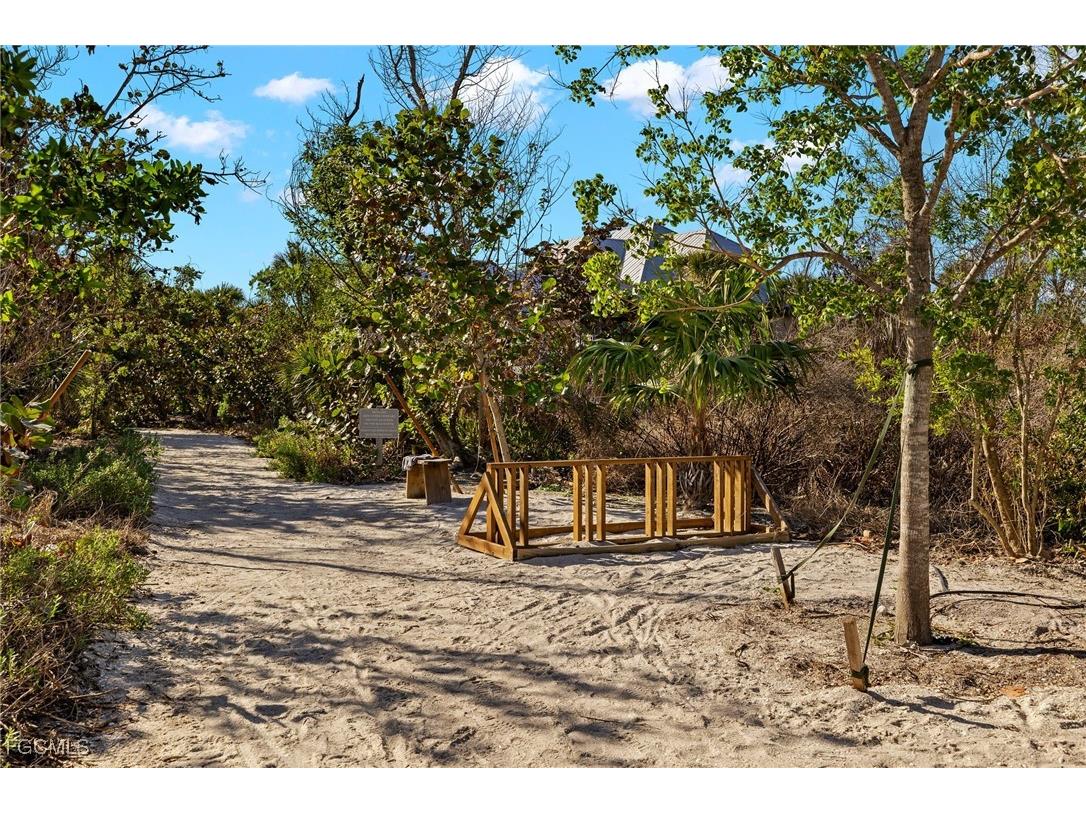 4245 Gulf Pines Drive Sanibel FL 33957 2025017495 image37