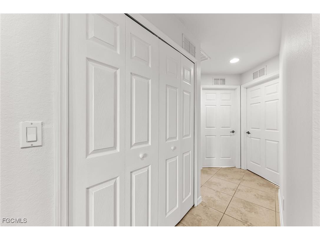4247 Liron Avenue #104 Fort Myers FL 33916 2025008951 image19