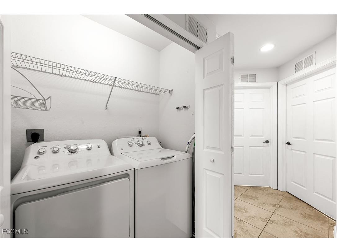 4247 Liron Avenue #104 Fort Myers FL 33916 2025008951 image20