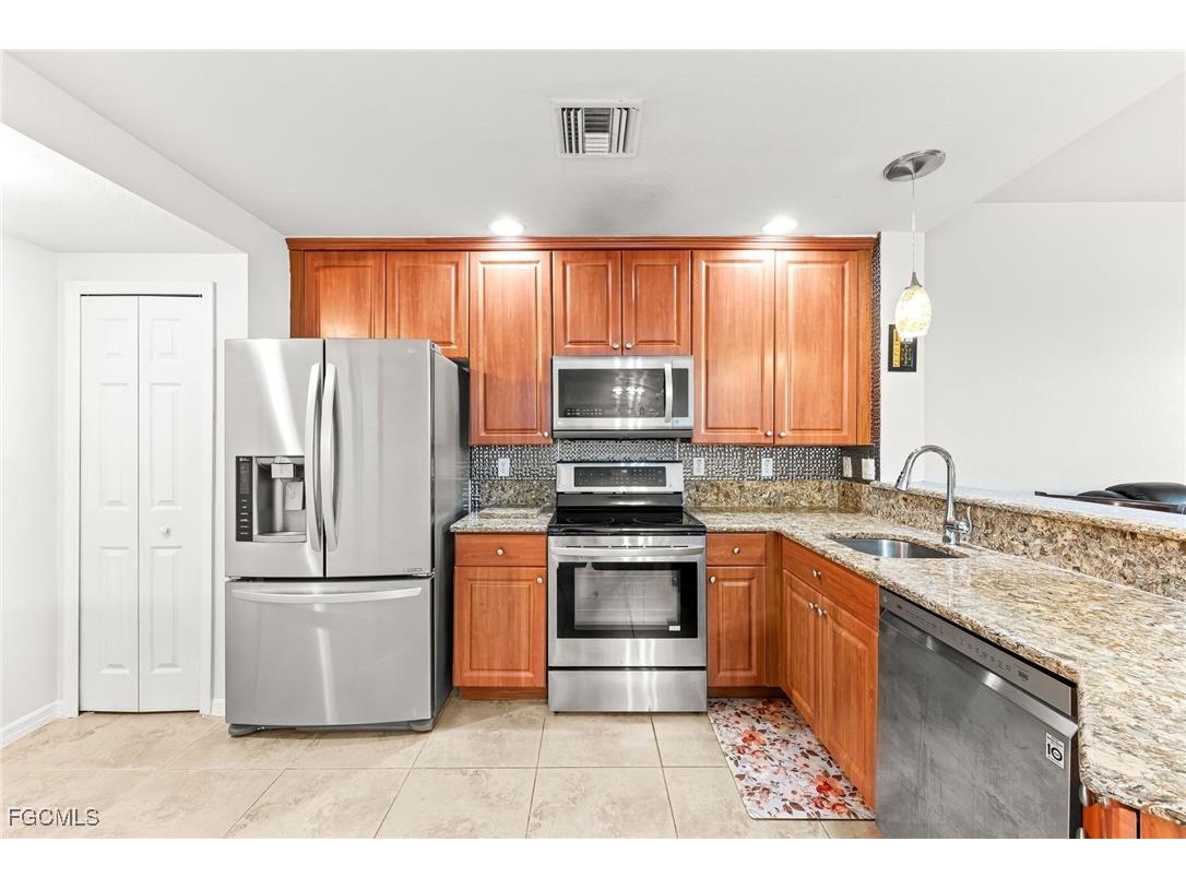 4247 Liron Avenue #104 Fort Myers FL 33916 2025008951 image4