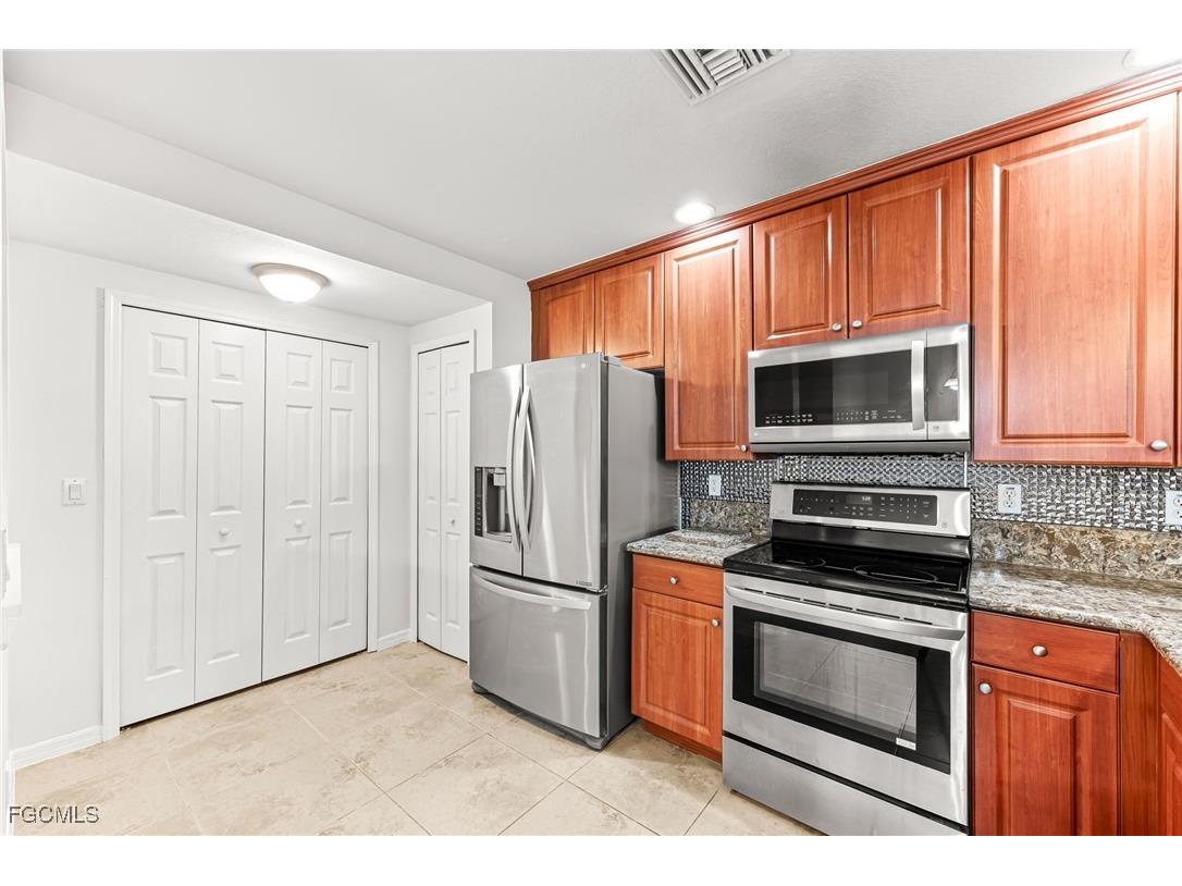 4247 Liron Avenue #104 Fort Myers FL 33916 2025008951 image5