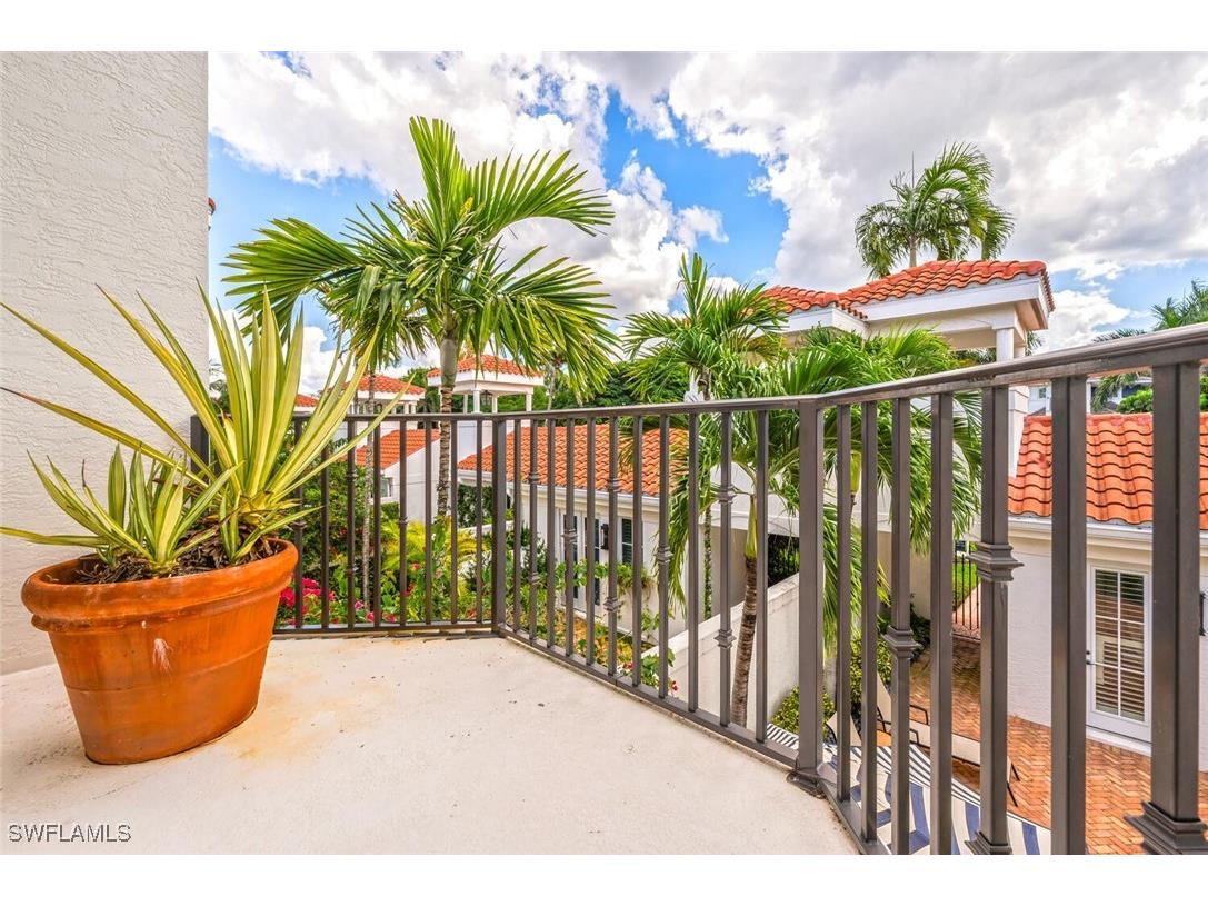 425 2nd Avenue S #A1 Naples FL 34102 225075098 image19