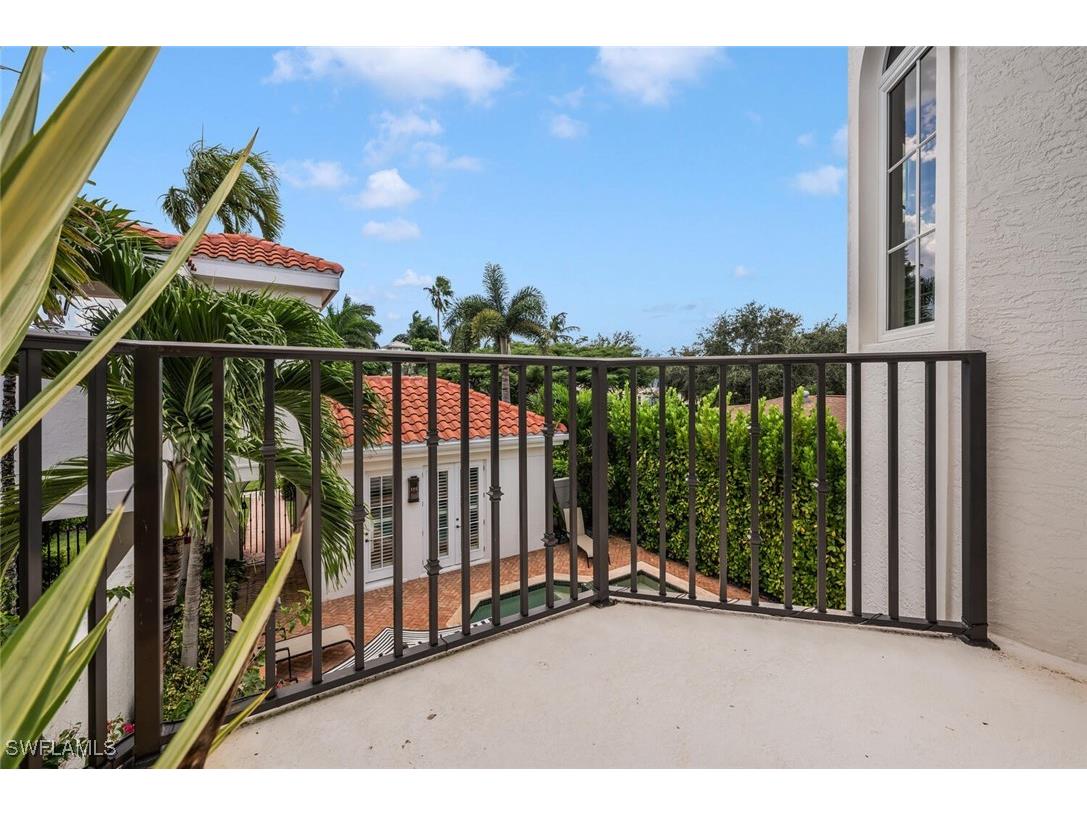 425 2nd Avenue S #A1 Naples FL 34102 225075098 image20