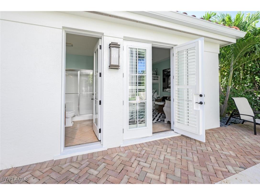 425 2nd Avenue S #A1 Naples FL 34102 225075098 image29