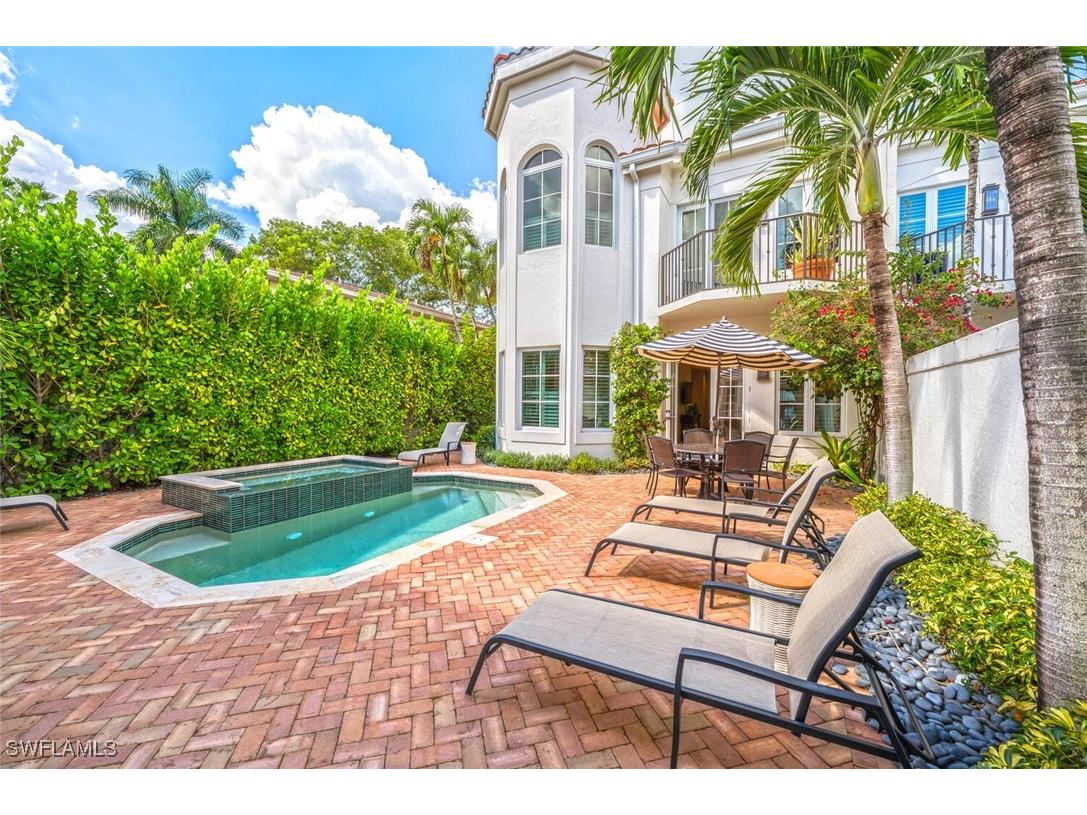 425 2nd Avenue S #A1 Naples FL 34102 225075098 image3