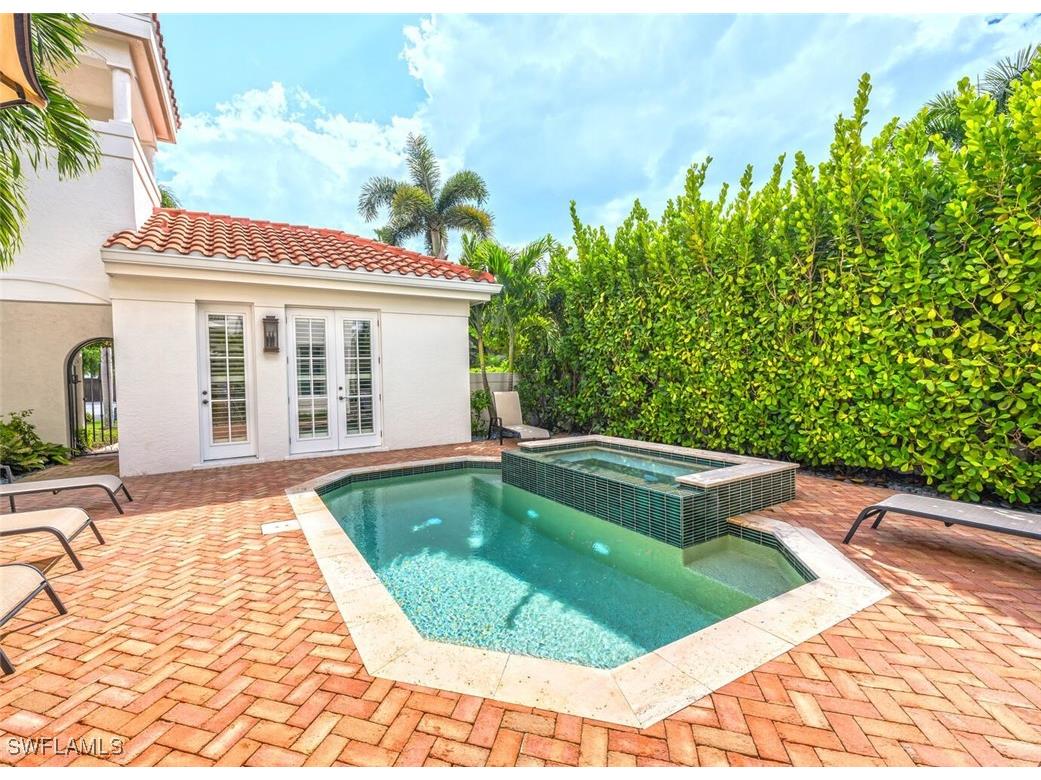 425 2nd Avenue S #A1 Naples FL 34102 225075098 image37