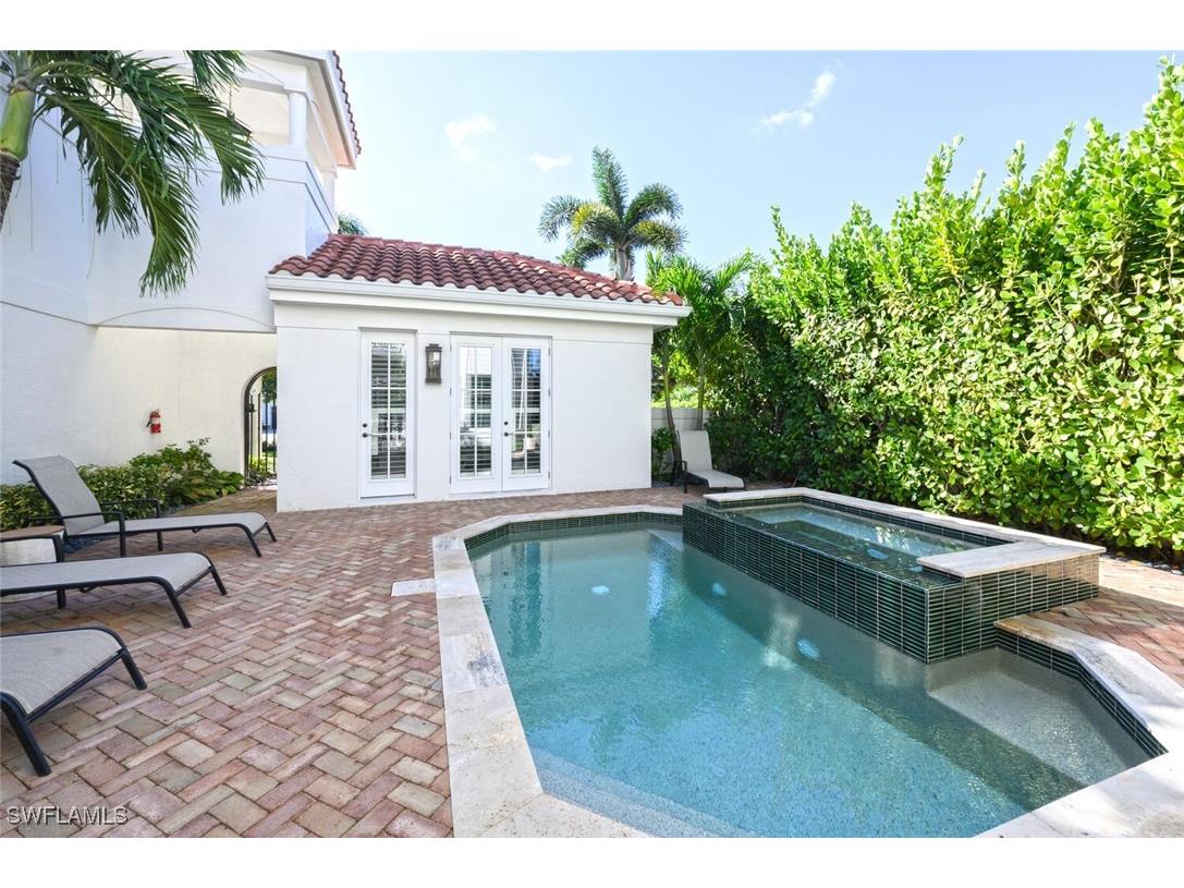 425 2nd Avenue S #A1 Naples FL 34102 225075098 image38