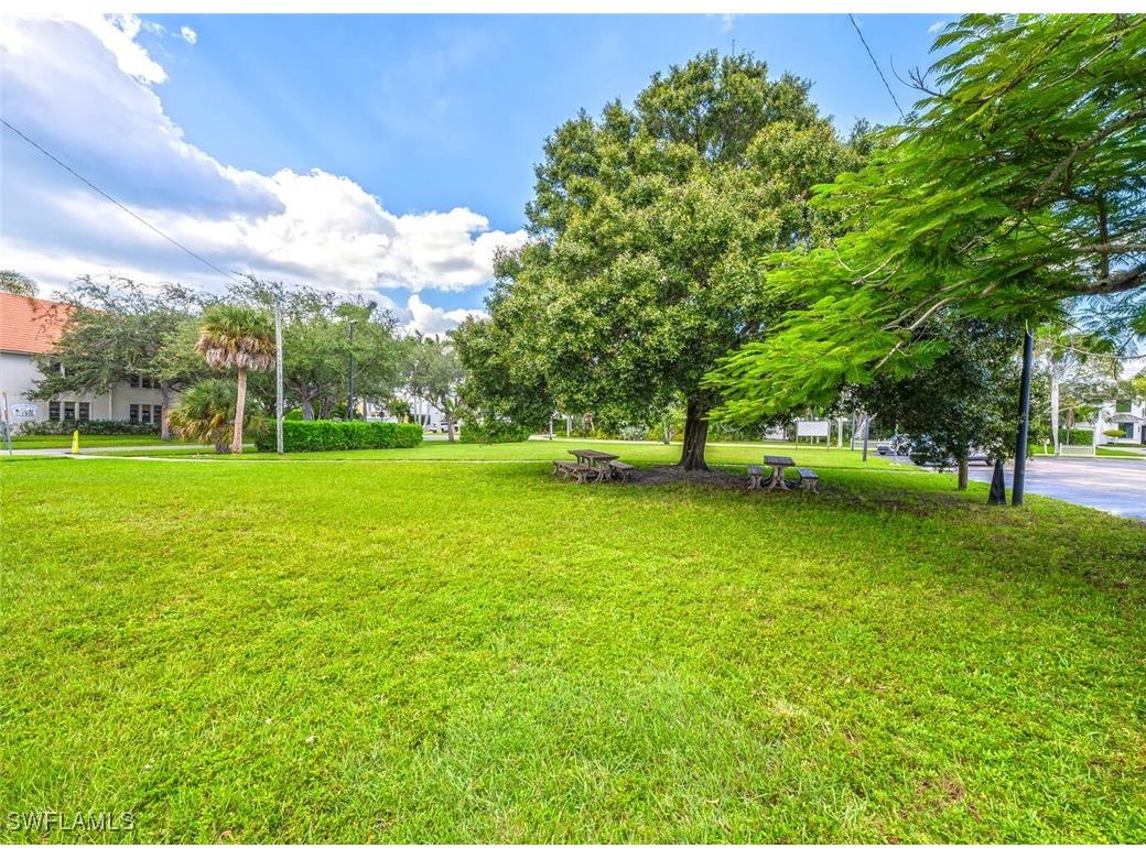 425 2nd Avenue S #A1 Naples FL 34102 225075098 image39