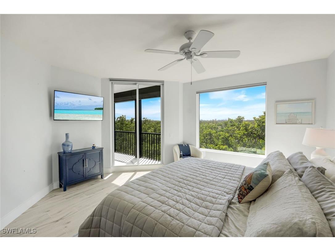 425 Cove Tower Drive #403 Naples FL 34110 225078950 image17