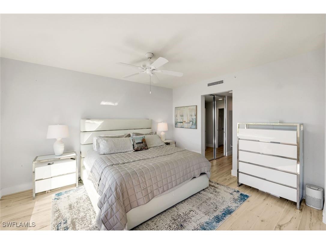 425 Cove Tower Drive #403 Naples FL 34110 225078950 image18