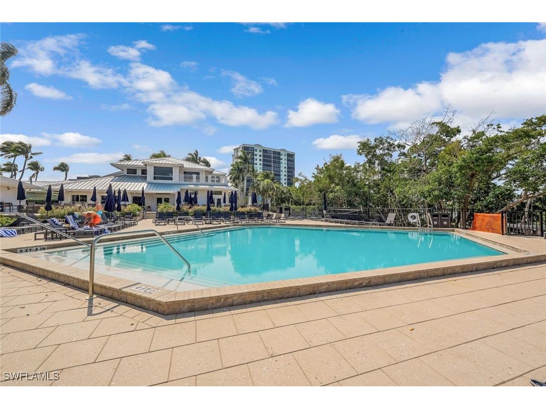 425 Cove Tower Drive #403 Naples FL 34110 225078950 image34