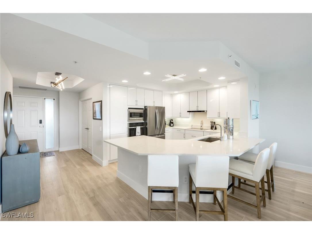 425 Cove Tower Drive #403 Naples FL 34110 225078950 image5