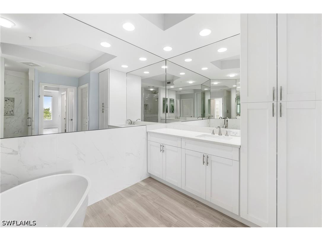 425 Cove Tower Drive #403 Naples FL 34110 226014924 image14