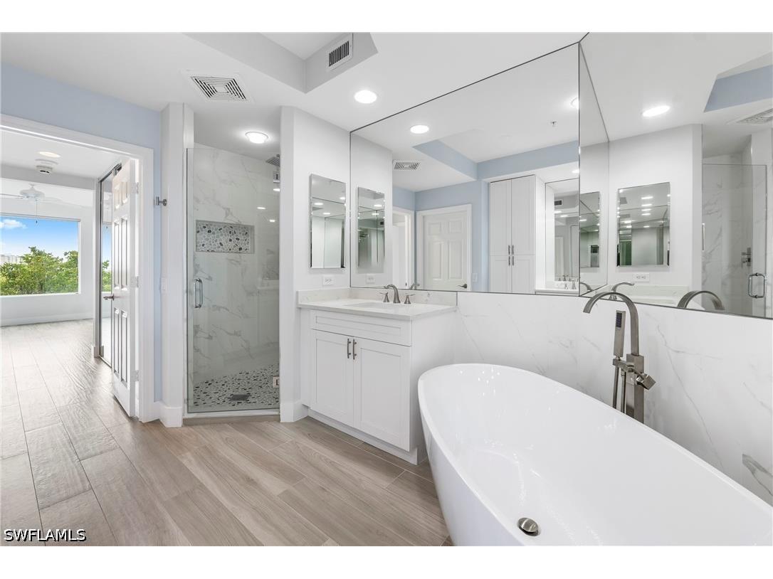 425 Cove Tower Drive #403 Naples FL 34110 226014924 image15