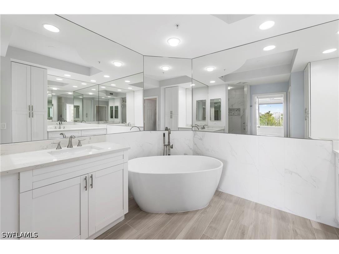 425 Cove Tower Drive #403 Naples FL 34110 226014924 image17