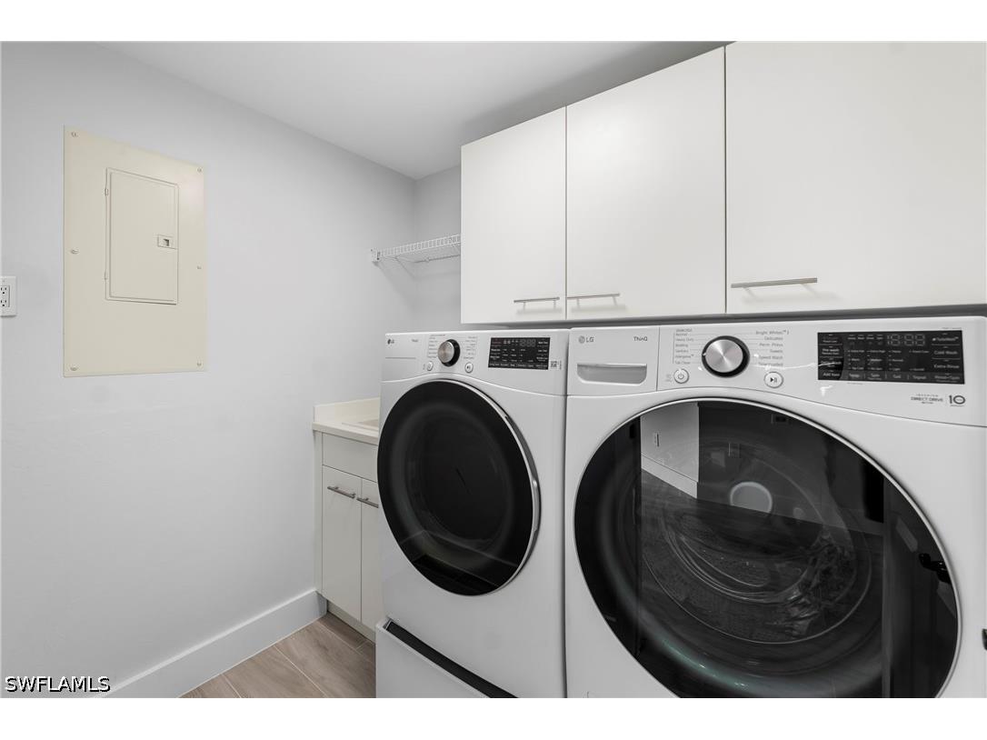 425 Cove Tower Drive #403 Naples FL 34110 226014924 image22
