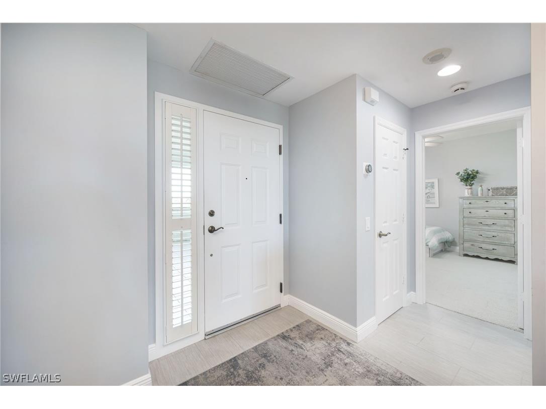 425 Cove Tower Drive #502 Naples FL 34110 226012537 image2